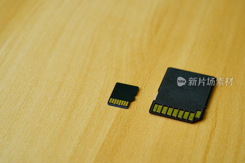 Micro SD存储卡和SD卡适配器